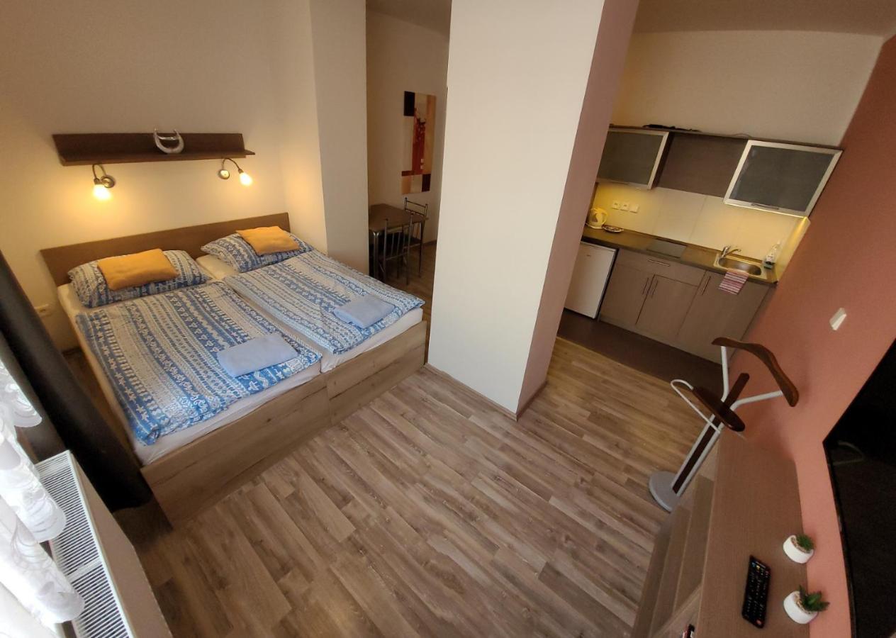 Hotel Gol Prostejov Отель Простеёв