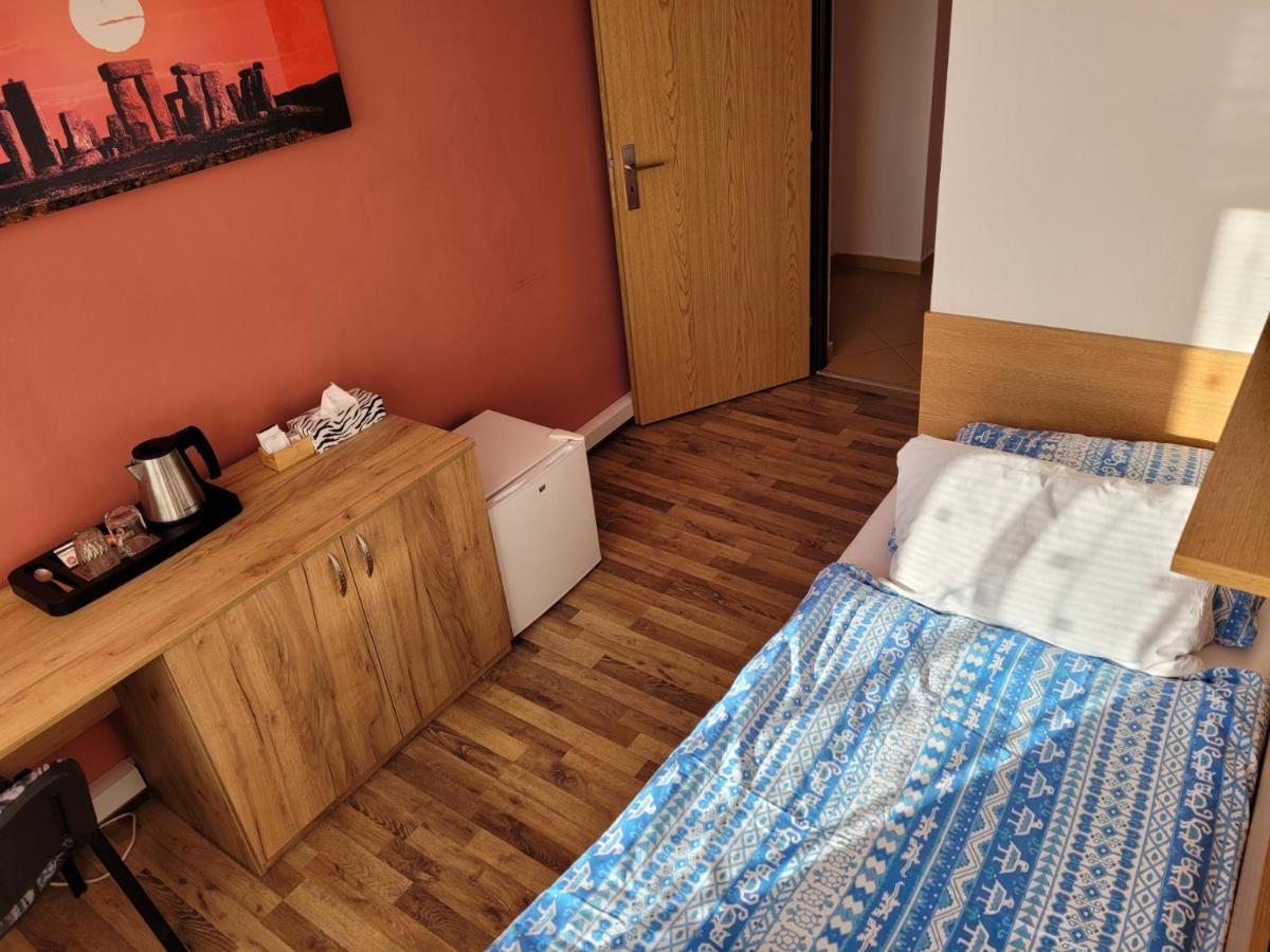 Отель Hotel Gol Prostejov Простеёв