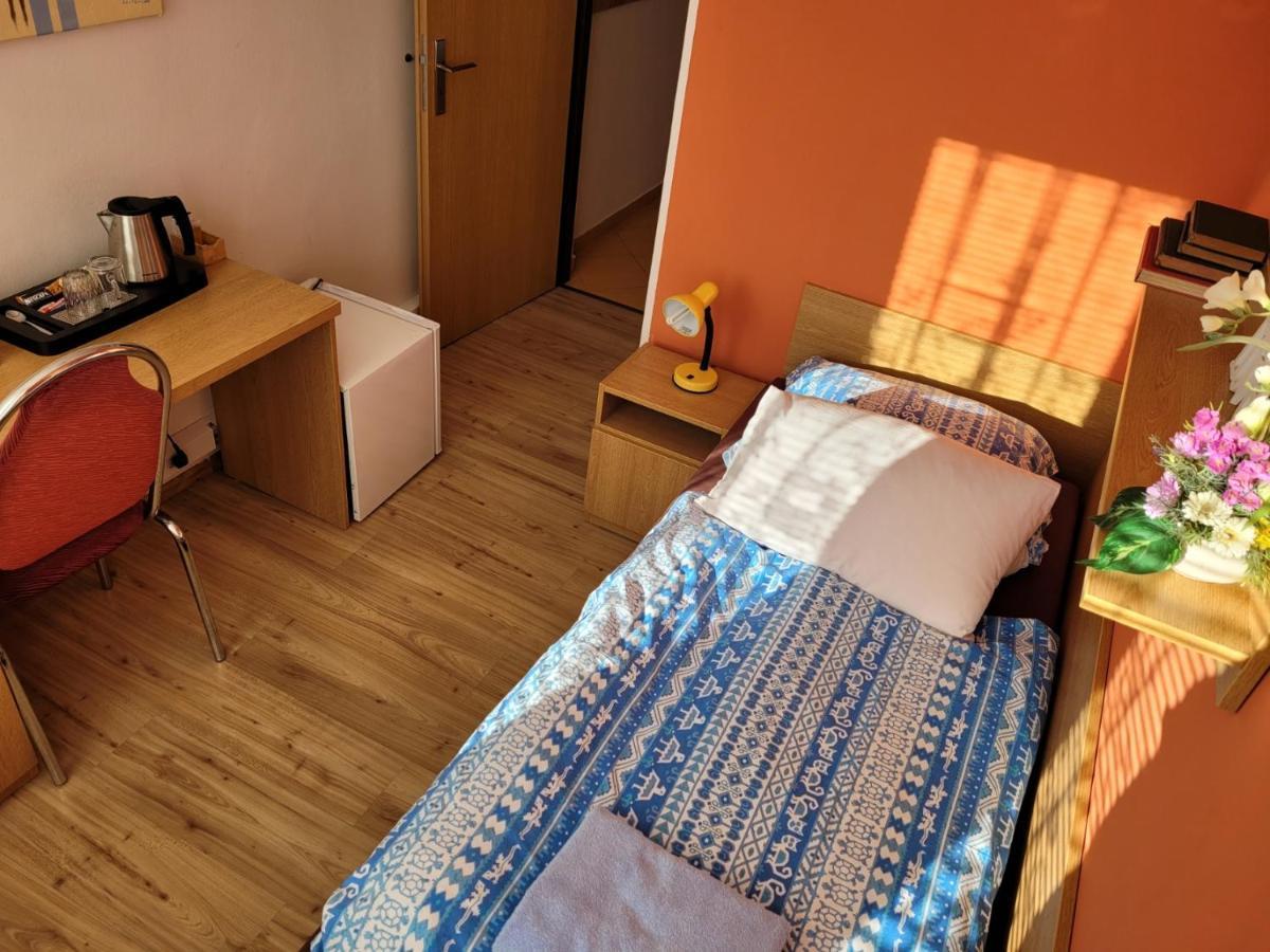 Отель Hotel Gol Prostejov